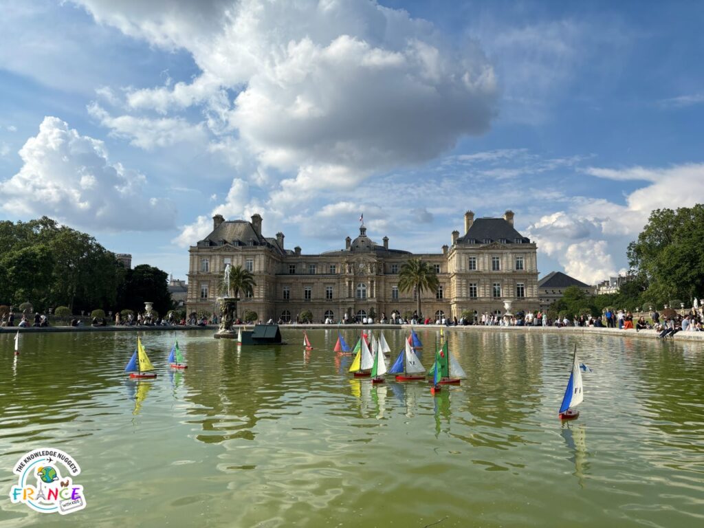 Luxembourg Gardens with kids_boats_the knowledge nuggets