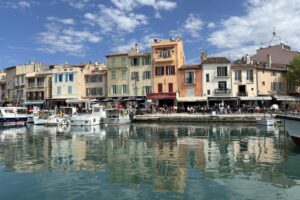 Old Port-Cassis with kids-the Knowledge Nuggets