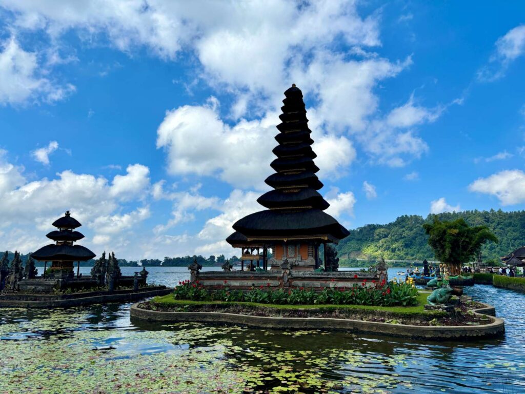 bali with kids_ulun danu beratan temple_the knowledge nuggets