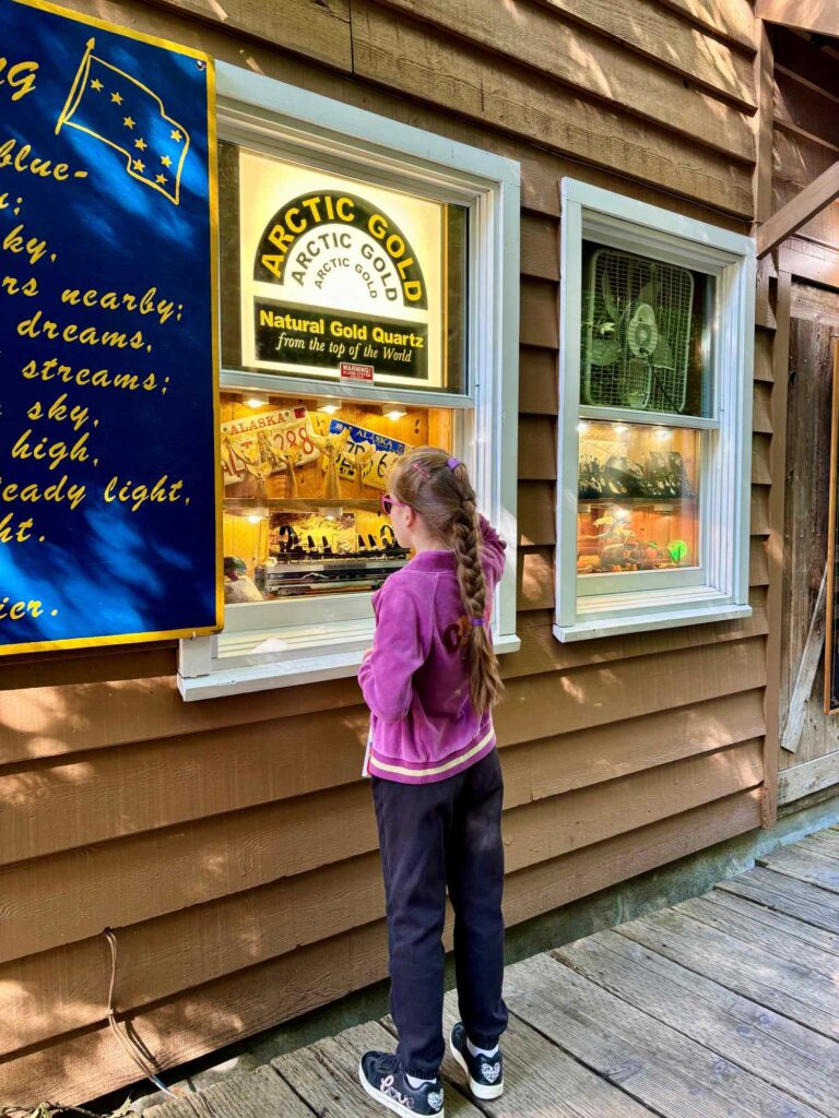 ketchikan with kids_creek street shop_theknowledgenuggets