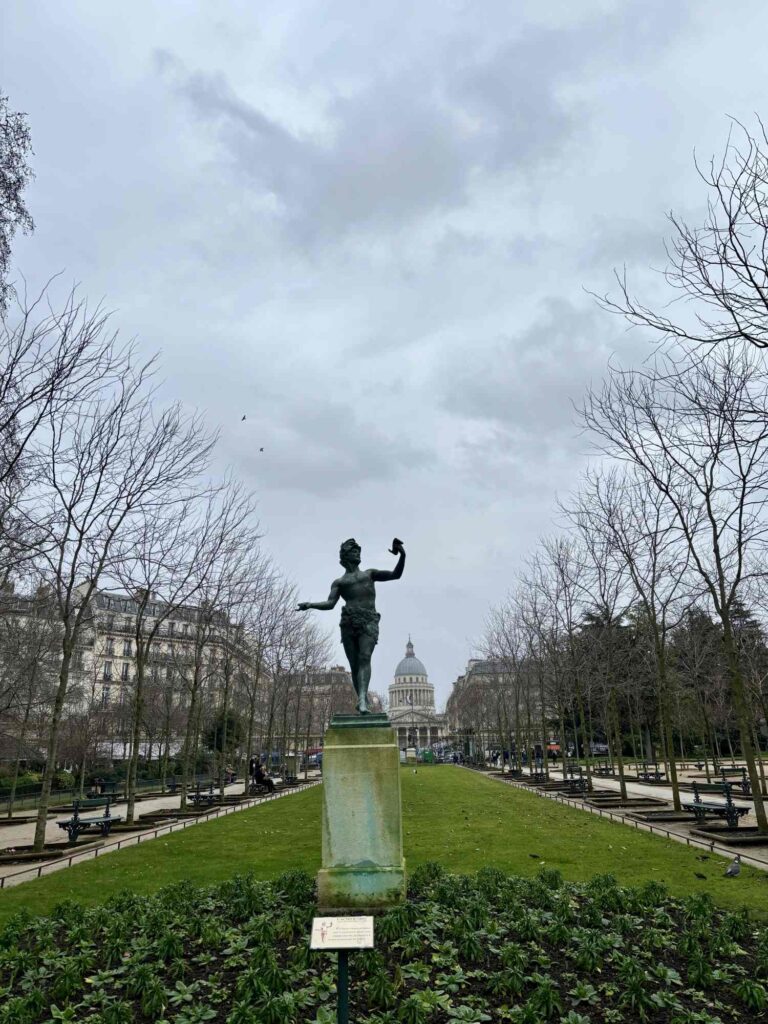 Luxembourg Gardens with kids_pantheon view_the knowledge nuggets