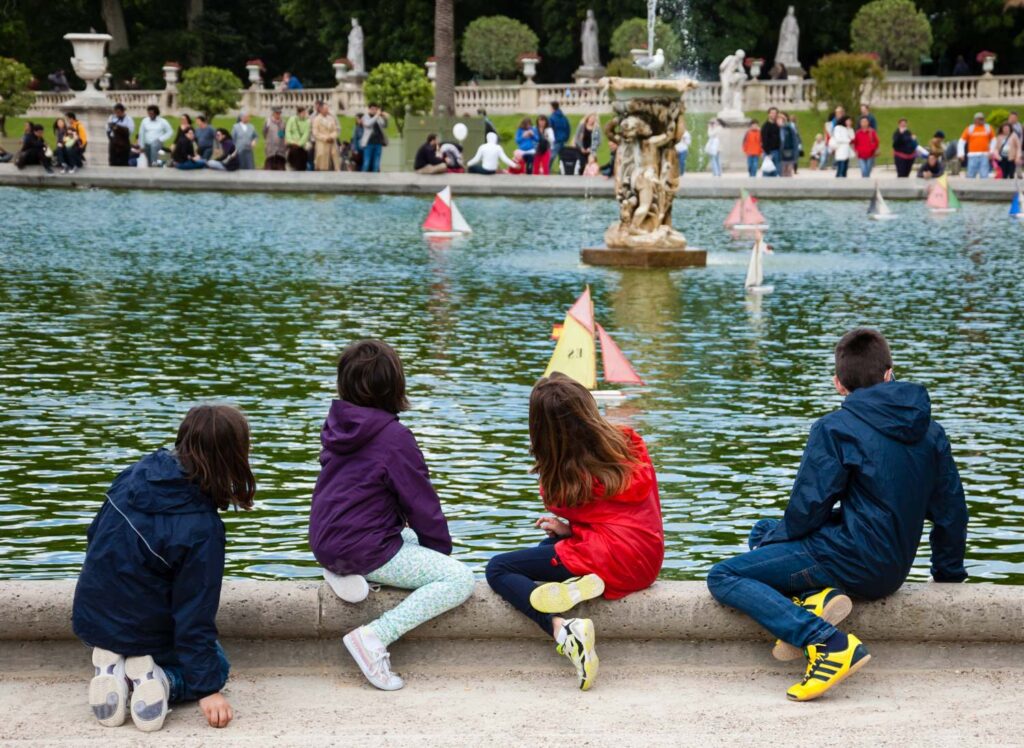 Luxembourg Gardens with kids_the knowledge nuggets