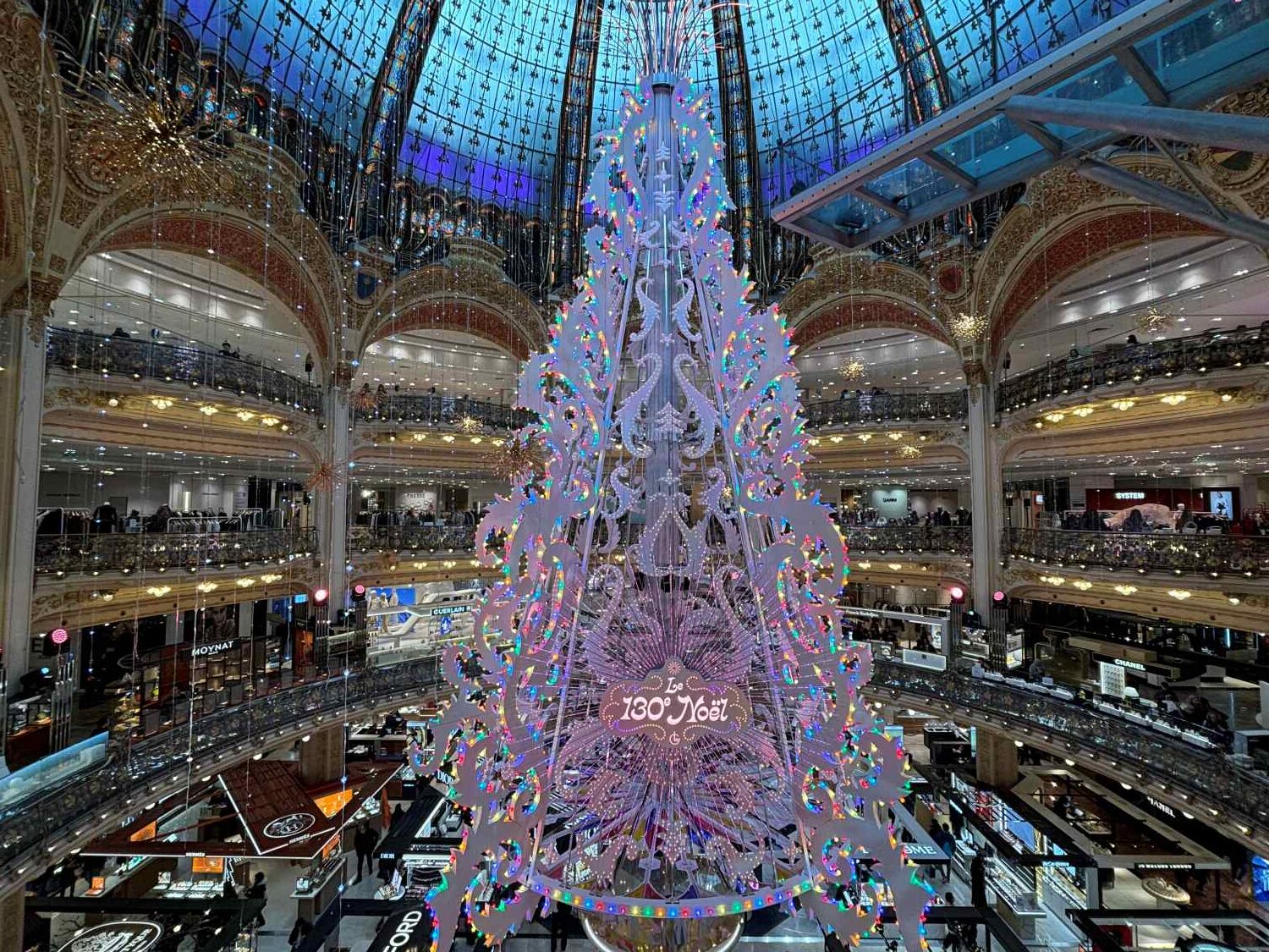 christmas in paris with kids_galeries lafayette_the knowledge nuggets