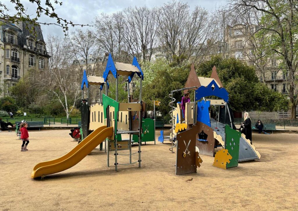 parc monceau playground-the knowledge nuggets