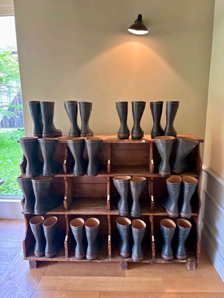 les sources de cheverny-review-boots-the knowledge nuggets