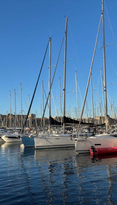 boats-marseille with kids-the knowledge nuggets