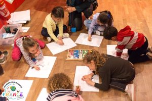 tips for visiting paris museums with kids - the knowledge nuggets